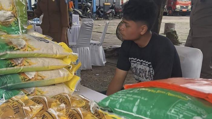 IMPOR  - Ilustrasi Penjual Beras di Salah Satu Pasar Murah di Kot Tanjungpinang, Kepulauan Riau (Kepri).