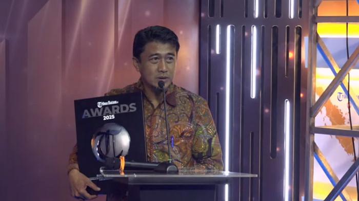 Bupati Anambas Raih Penghargaan Tribun Batam Awards 2025 Kategori Peduli Pendidikan dan Kesehatan