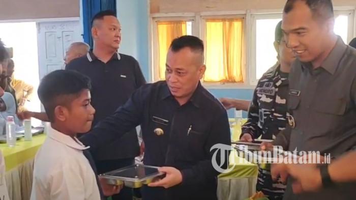 Program MBG di Lingga Menyasar Bertahap, Bupati Nizar: SPPG Harus Sering Komunikasi dengan Sekolah