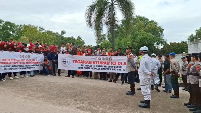 Ratusan Personel Dikerahkan Jaga Pengamanan Aksi Demo Buruh di PT ASL Shipyard Batam