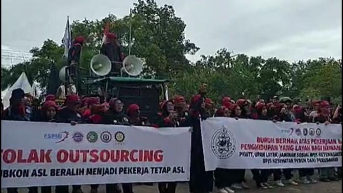 Breaking News, Massa Buruh Demo di PT ASL Shipyard Batam, Singgung K3 Hingga Tolak Outsourcing