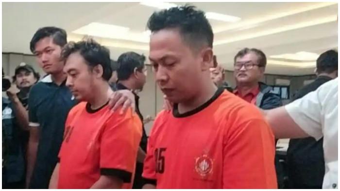 PEMBUNUHAN DRIVER TAKSI ONLINE - Dua pelaku pembunuh driver taksi online yang jasadnya ditemukan di Jalan Tol Jagorawi, Desa Leuwinutug, Kecamatan Citeureup, Kabupaten Bogor, Kamis (13/11/2025).