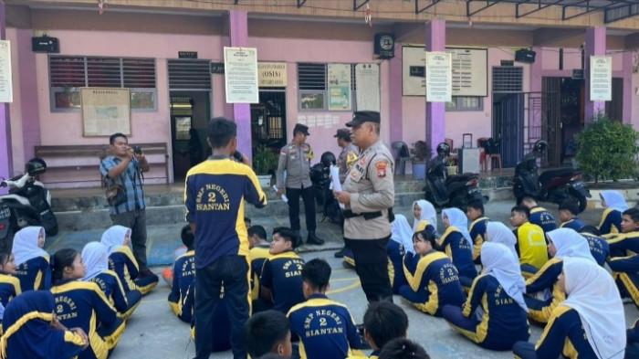 Polsek Siantan Anambas Kenalkan SMA Kemala Taruna Bhayangkara ke SMPN 2 Siantan