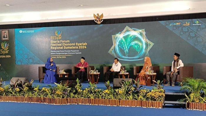 Para Mahasiswa Belajar Pemberdayaan Usaha Syariah Lewat Seminar FESyar Sumatera 2024