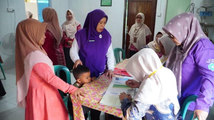 Dorong Posyandu Aktif dan Tekan Stunting, Feby Tinjau Posyandu di Bukit Langkap Lingga