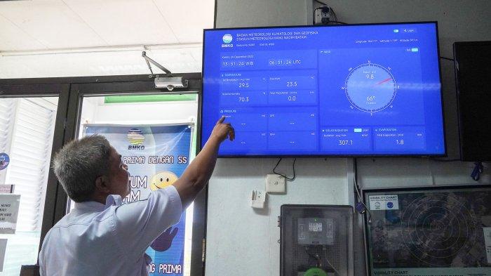 PRAKIRAAN Cuaca Batam Minggu 16 Juli 2023, BMKG: Berpotensi Hujan Disertai Petir