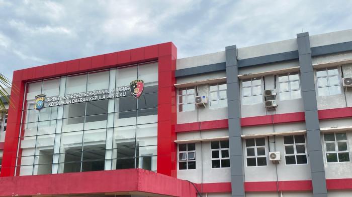 GEDUNG DITRESKRIMSUS POLDA KEPRI - Potret Gedung Ditreskrimsus Polda Kepri di Batam. Kasubdit Cyber Ditreskrimsus Polda Kepri, AKBP Arif Mahari membenarkan ada seorang siswa SMA Batam ditangkap karena diduga terafiliasi jaringan kriminal 