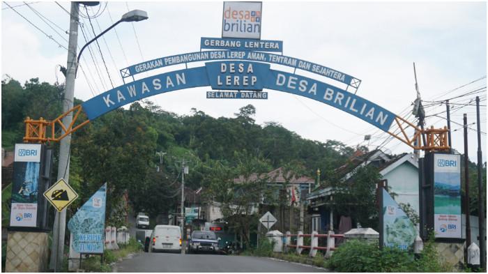 Gerbang menuju Desa Lerep, Ungaran, Kabupaten Semarang, Jawa Tengah.