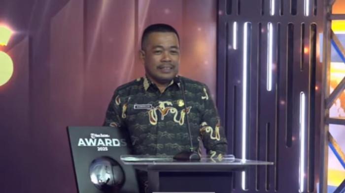 Tribun Batam Awards 2025 Apresiasi Bupati Lingga Muhammad Nizar Tokoh Daerah Berbudaya