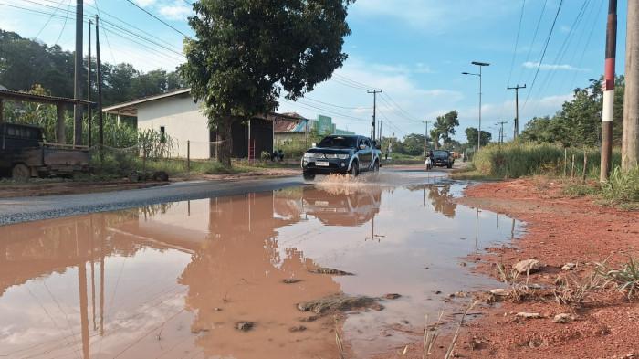 JALAN RUSAK DI BINTAN VIRAL - Kondisi jalan rusak dan tergenang air di jalan Korindo, Kampung Lapangan, RT 002, RT 004, Kelurahan Kawal, Kecamatan Gunung Kijang, Kabupaten Bintan, Provinsi Kepulauan Riau (Kepri), Rabu (27/5/2026).