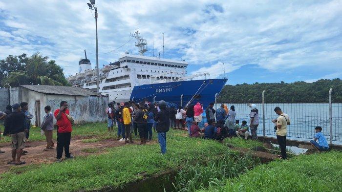 Kapal Pelni KM Usmini Naik Docking Setelah Terbakar, Pelayaran Rute Kijang ke NTT Terhenti