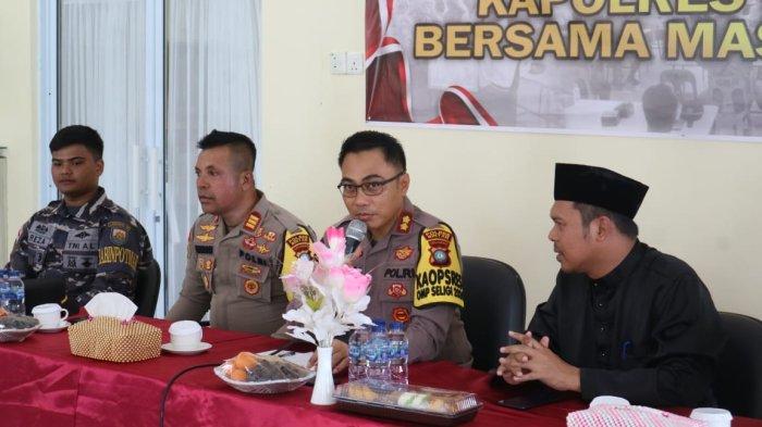 Warga Bintan Curhat ke Kapolres Soal SIM C, Kasatlantas Beri Tanggapan
