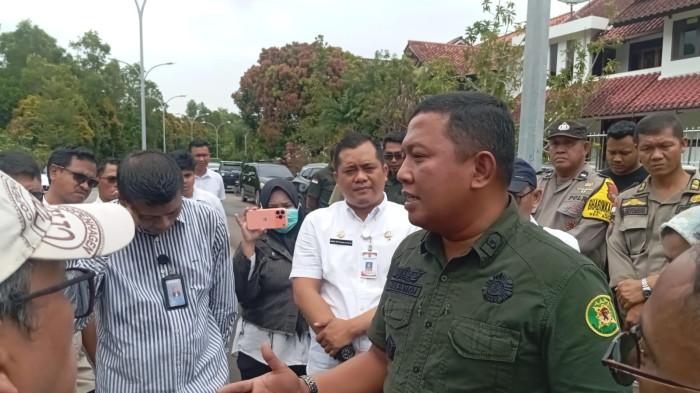 Kasi Intel Kejari Batam Adu Mulut dengan Warga Perumahan Sukajadi Soal Pembangunan Kantor Lurah