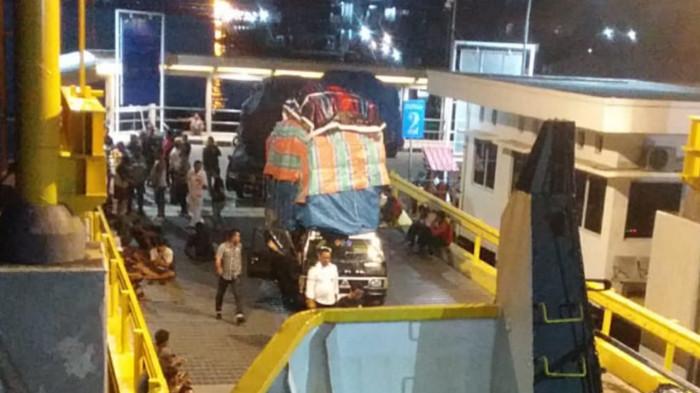 Kendaraan ODOL di Pelabuhan Batam ke Lingga