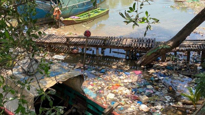 Warga Bengkong Batam Resah, Sungai Golden Prawn Dipenuhi Sampah Timbulkan Bau Tak Sedap