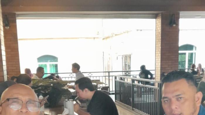 LAHAN - Kuasa hukum PT Jolin Permata Buana,saat memberikan pernyataan mengenai persoalan lahan di yang mereka hadapi di daerah Nongsa, Rabu (19/11/2025).