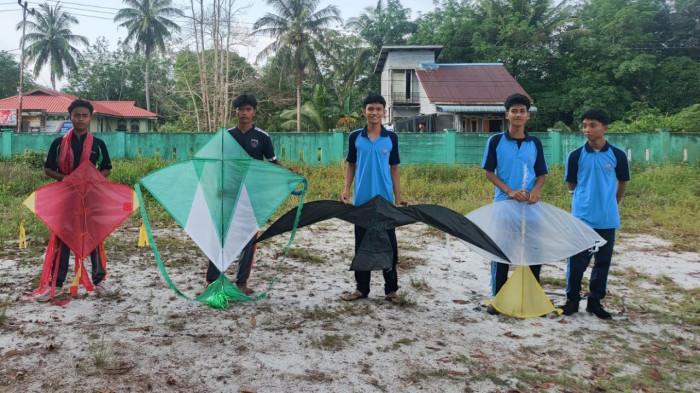 SMAN 1 Singkep, Kabupaten Lingga, Provinsi Kepulauan Riau, isi clas meeting dengan tujuh permainan tradisional usai ujian semester 2026.