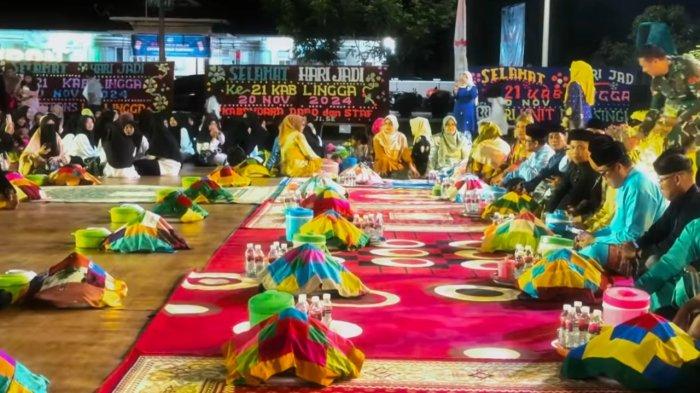 Ada Pergelaran Seni Hingga Tradisi Makan Berhidang, Semarak HUT ke 22 Lingga