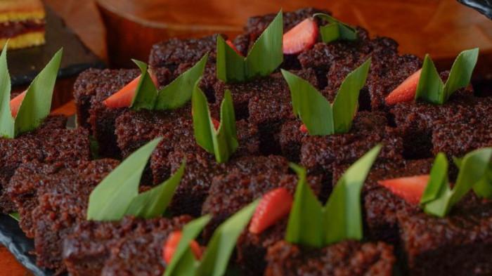 Melalui paket 24 Hours Stay yang sudah termasuk iftar untuk dua orang serta Makna Ramadan
