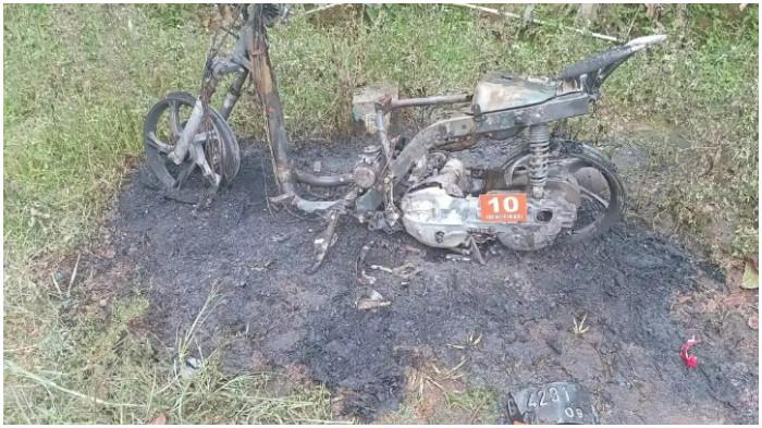 Motor terduga pelaku pencurian di Dukuh Pangonan, Desa Gunungsari, Pati