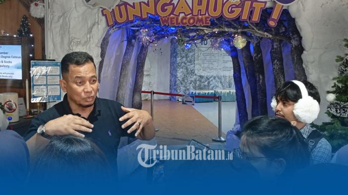 SNOW CITY - General Manager Snow City Norazani Shaiddin, saat wawancara dengan awak media terkait update wahana Snow City Singapore jelang akhir tahun 2025