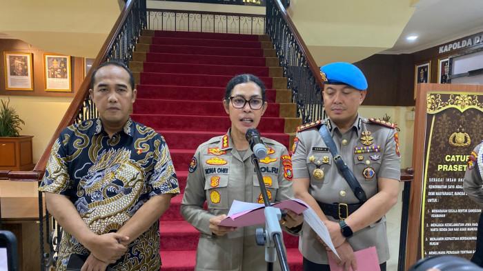PJU Polda, Kabid Humas dan Kabid Propam serta Dirkrimum menyampaikan hasil sidang KKEP di rupatama Polda, Jumat (17/4) malam.