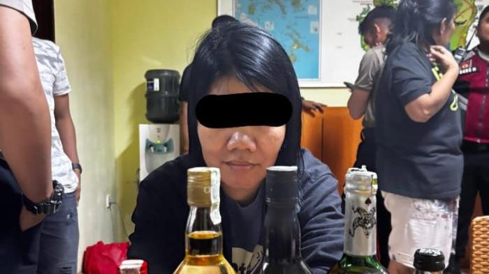 Pedagang miras Alkohol ditindak tim Ditsamapta Polda Kepri, barang bukti miras dijejerkan