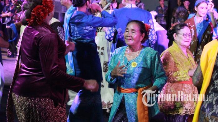 Penari dangkong BBFW BERJALAN 2025 di Lingga