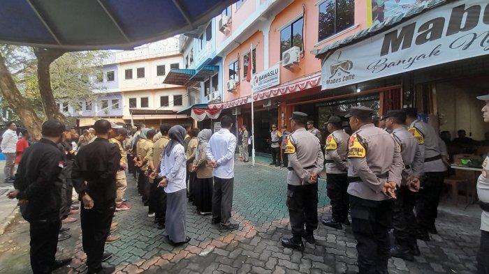 Penertiban APK Peserta Pemilu 2024 di Tanjungpinang Hari Ini Terbagi 4 Tim