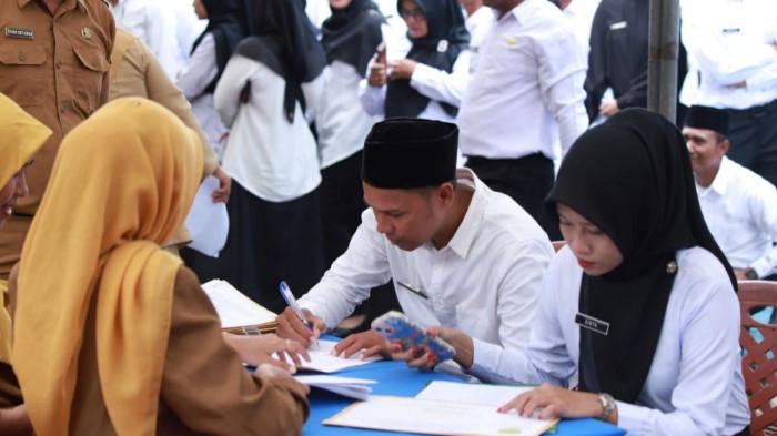 Penyerahan SK PPPK tahap II Lingga