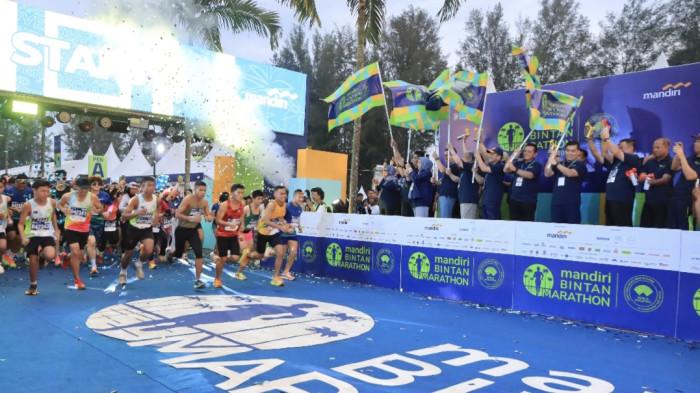 Ribuan Pelari Ramaikan Mandiri Bintan Marathon 2025, Kapolda Riau Ikut Serta