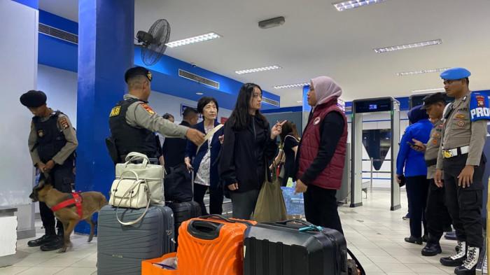 Polda Kepri Kerahkan Satwa K9, Periksa Barang Bawaan Penumpang di Batam dari Malaysia