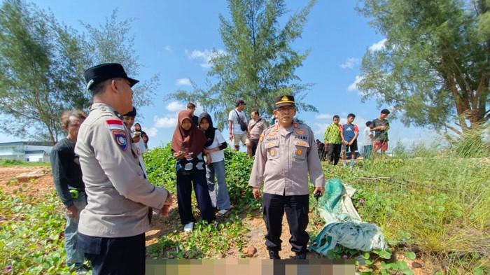 BOCAH DI BATAM TEWAS - Kapolsek Bengkong, AKP Tigor Dabariba, S.H saat berada di lokasi bocah laki-laki bernama Putra (7) yang ditemukan tewas diduga tenggelam di Kecamatan Bengkong, Kota Batam, Provinsi Kepulauan Riau (Kepri), Minggu (14/6/2026). Polisi selidiki penyebab pasti tewasnya bocah laki-laki di Batam itu.