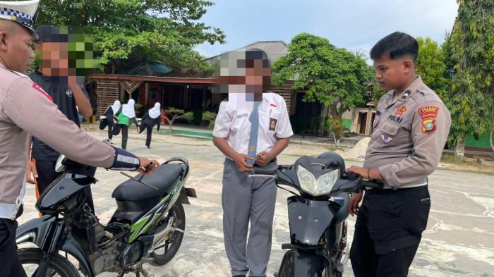 Satlantas Polres Lingga Tertibkan Pelajar SMAN 1 Singkep Gunakan Knalpot Brong
