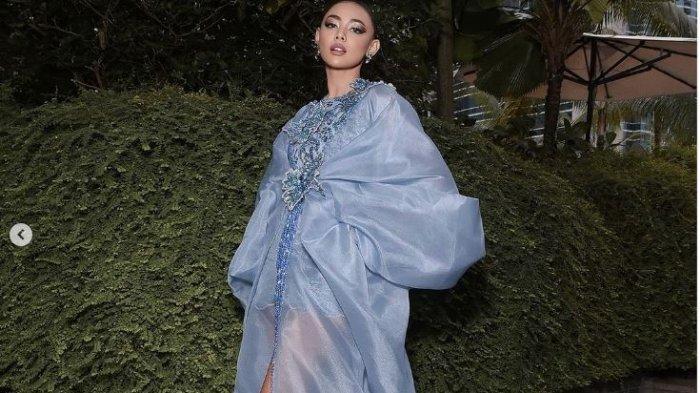 Putri Indonesia 2013 Whulandary Herman Debat dengan Miss Israel 2013 di Sosmed