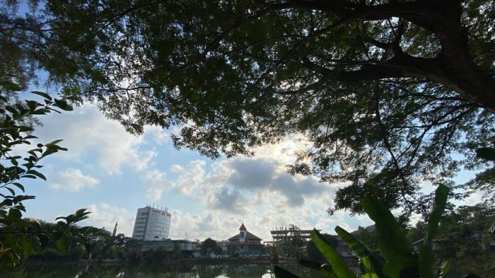 Prakiraan Cuaca BMKG Hang Nadim Batam Hari Ini Jumat 31 Oktober 2025