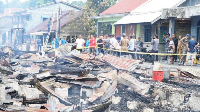 Kebakaran di Senayang Lingga Hanguskan 7 Rumah, Tasya Selamatkan Nenek Setelah Cium Bau Asap - Puing-kebakaran-hanguskan-7-rumah-di-Senayang-Lingga-Kepri.jpg
