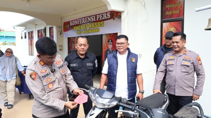 CURANMOR DI BATAM - Konferensi pers ungkap kasus pencurian sepeda motor di wilayah hukum Polsek Bengkong, Selasa (19/5/2026).
