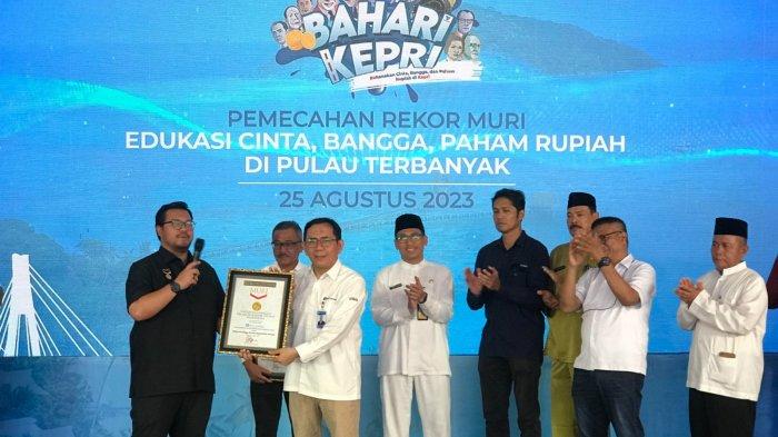 Bank Indonesia Kepri Pecahkam Dua Rekor MURI, Replikasi Dapur Arang Dari Luti Gendang