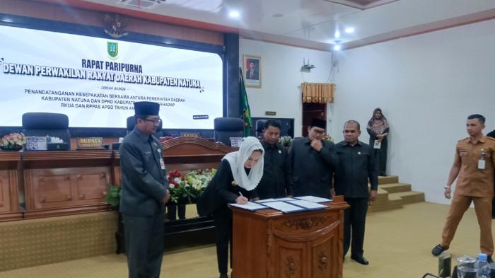 Ketua DPRD dan Bupati Natuna Teken Nota Kesepakatan Rancangan KUA-PPAS APBD 2026