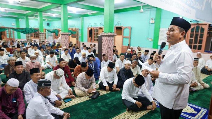 Safari Ramadan di Tanjungpinang, Gubernur Kepri Serahkan Bantuan untuk Masjid