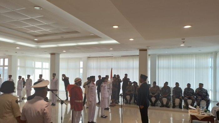 Sekda Anambas Kukuhkan 17 Anggota Paskibra Menjelang HUT RI ke 78