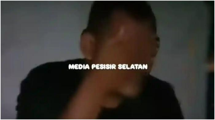 Seorang guru laki-laki berinisial DR di Kabupaten Pesisir Selatan digerebek warga