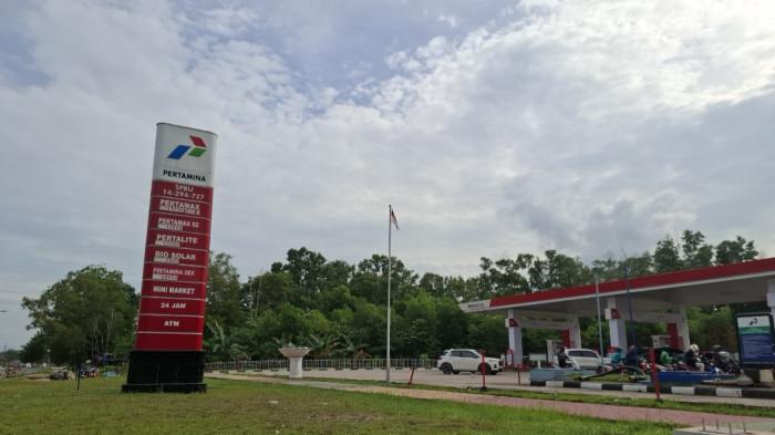 SPBU DI BATAM - Pantauan aktivitas salah satu Stasiun Pengisian Bahan Bakar Umum di Kecamatan Batam Kota, Kota Batam, Provinsi Kepulauan Riau (Kepri), Jumat (12/6/2026). Pengguna Pertamax di Batam mulai beralih ke Pertalite setelah Pemerintah menyesuaikan kembali harga BBM nonsubsidi.