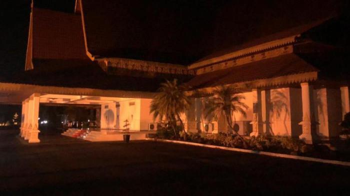 Suasana di rumah dinas Gubernur Riau di Jalan Diponegoro, Pekanbaru,