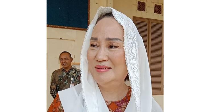 TINDAK TEGAS - Bupati Natuna Cen Sui Lan siap tindak tegas ASN yang kedapatan nongkrong di warkop saat jam kerja.