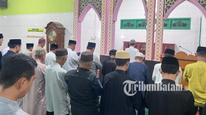 Tarawih Perdana Masjid Al Falah Dabo Singkep Muhamadiyah