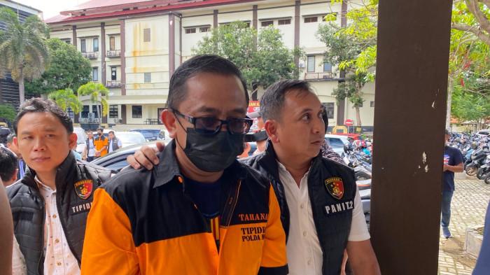 Tujuh Tersangka Korupsi Dermaga Batu Ampar Batam Kooperatif saat Ditangkap di Tiga Lokasi