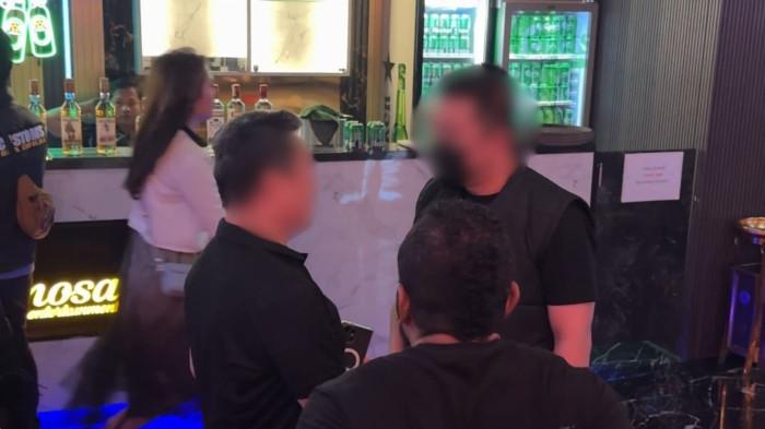 Imigrasi dan Bea Cukai Batam Razia Formosa KTV, Buru WNA Langgar Izin Tinggal