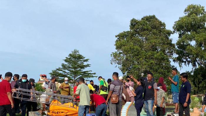 Tim Inafis di Batam Bongkar Makam di TPU Sei Panas, Telusuri Penyebab Pasti Kematian Sutoyo